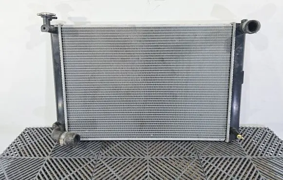 Lexus RX 330 - 350 - 400H Coolant radiator 203821761L521