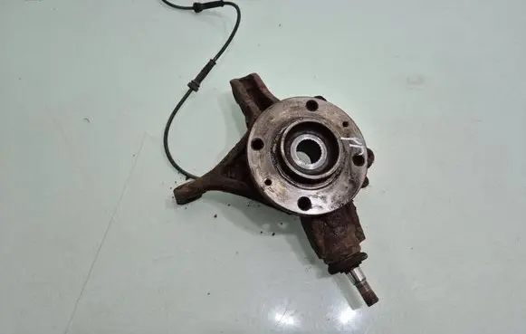 Citroen C4 I Front wheel hub 
