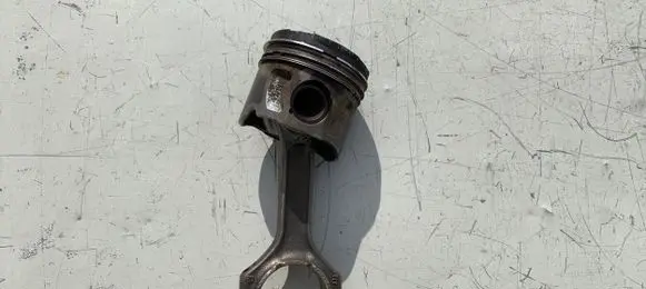 Opel Insignia A Piston with connecting rod