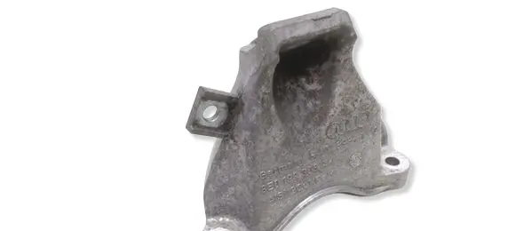 Audi A4 S4 B7 8E 8H Engine mounting bracket 8E0199308AK