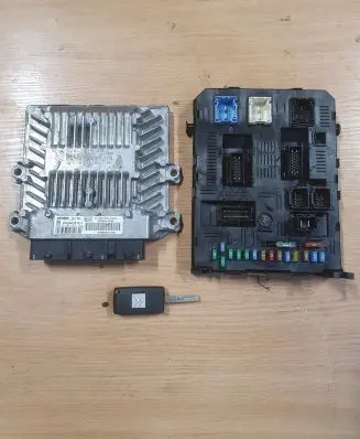 Citroen C4 I Engine control unit/module 5WS40201ET 9658158780
