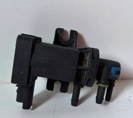 Peugeot 2008 I Turbo solenoid valve 9801887680