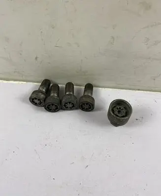Skoda Superb B8 (3V) Nuts/bolts 