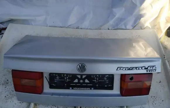Volkswagen PASSAT B4 Tailgate/trunk/boot lid