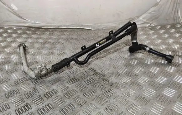 Volkswagen Touareg II Engine coolant pipe/hose 7P6121070AB 7P6121109F
