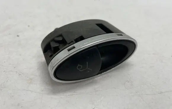 Mercedes-Benz E W211 Tailgate opening switch A2118211758