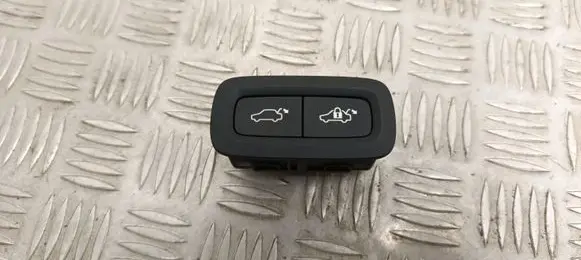 Volvo XC40 Tailgate/trunk/boot open switch 31674801
