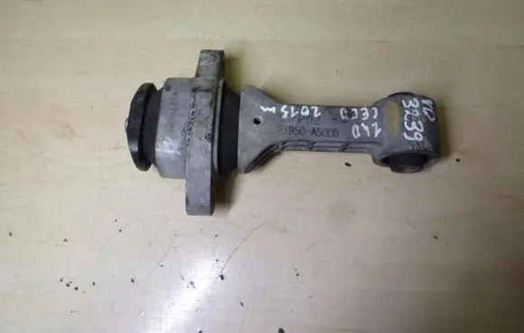 KIA Ceed Engine mounting bracket 21950A5000 VD3239