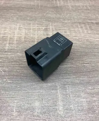 Volkswagen PASSAT B6 Other relay 3B0951253 V23136J1006X056