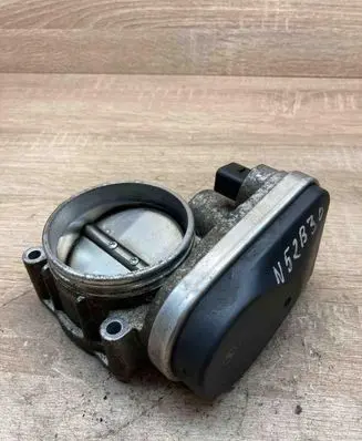 BMW 3 E90 E91 Throttle valve 7516946