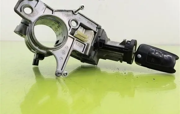Opel Astra H Ignition lock 16715F119A