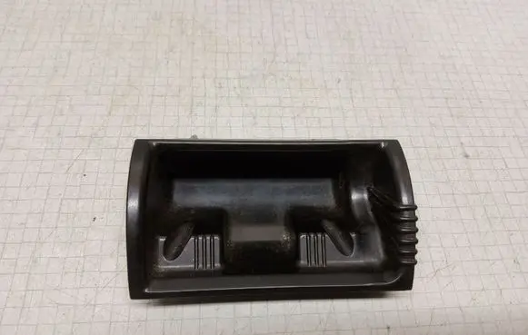 Volkswagen PASSAT B5 Ashtray (front) 3B0857989A