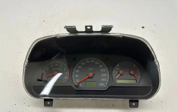 Volvo S40, V40 Speedometer (instrument cluster) 30889714 SW30887756A