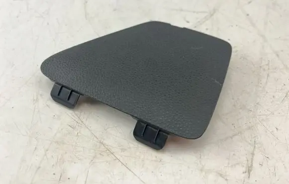Trunk/boot lower side trim panel