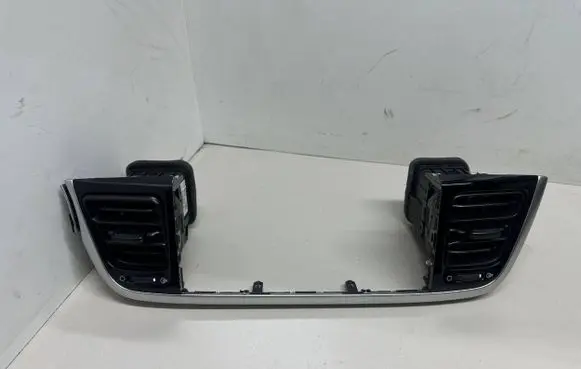 KIA Rio Dash center air vent grill 84740H8300