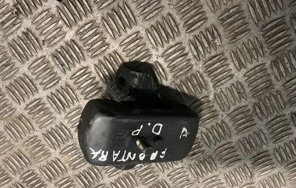 Opel Frontera A Engine mount bracket
