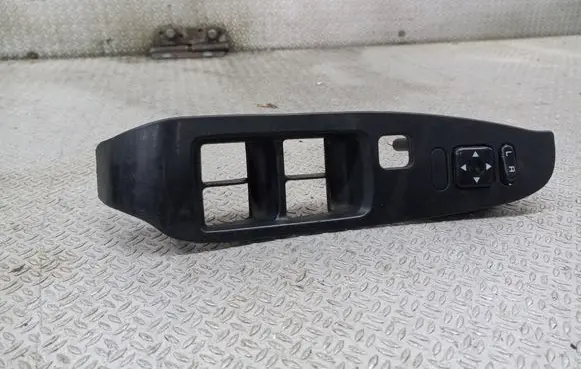Subaru Legacy Wing mirror switch