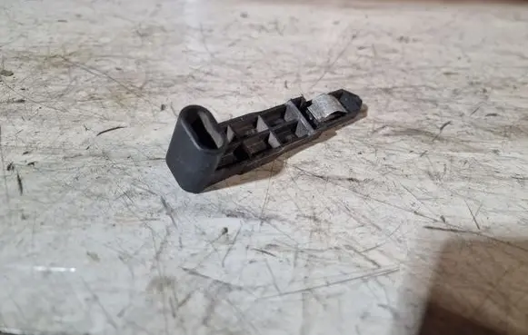 Volvo XC60 Headlight/headlamp mounting bracket 30763155