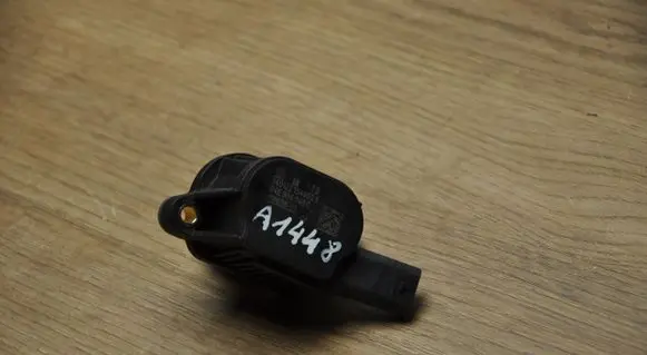 Volkswagen T-Roc Turbo solenoid valve 04E906048C
