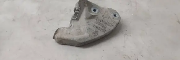 Engine mounting bracket
