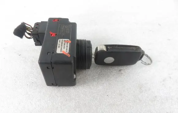 Volkswagen Touareg I Ignition lock 33300101 3D0905865E