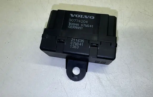 Volvo XC90 Seat heating relay 30774204