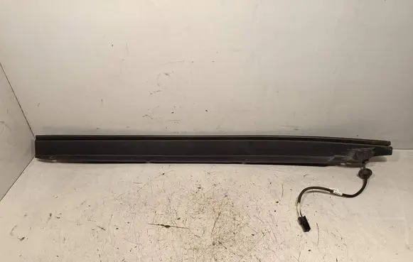 Jeep Grand Cherokee Tailgate/trunk side cover trim 68165049