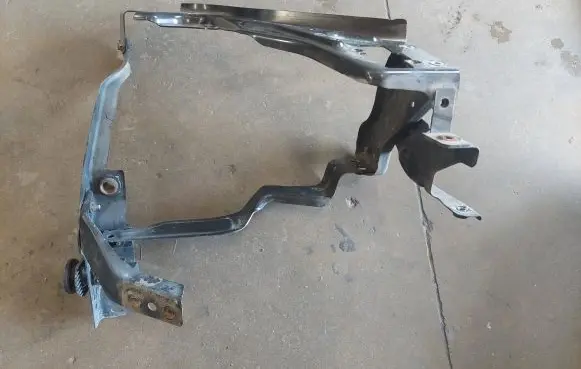 Mercedes-Benz C W204 Side radiator support slam panel 204620594