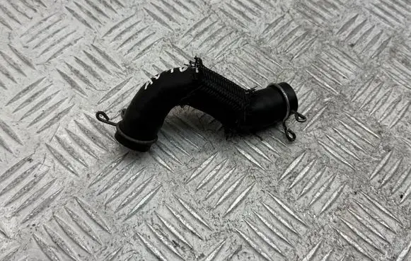 Toyota Avensis T250 Breather hose/pipe 122610R010 9046623003