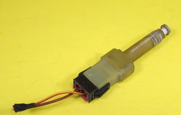 Audi A4 S4 B5 8D Brake pedal sensor switch 443945515