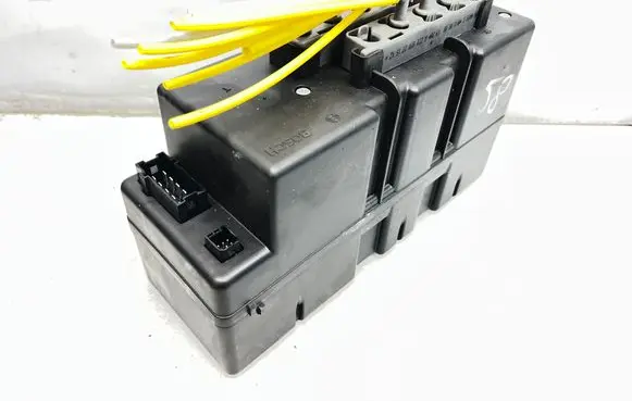 Mercedes-Benz S W220 Central locking vacuum pump 2208000348