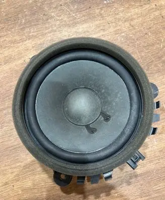 Volvo V70 Rear door speaker 30657445