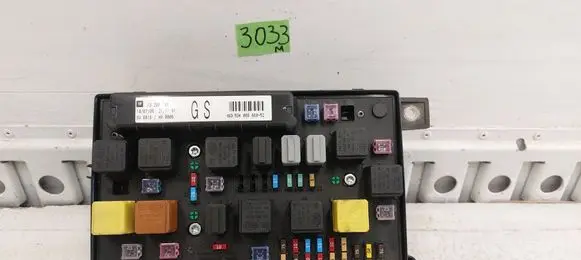 Opel Astra H Fuse module 743381 1534937