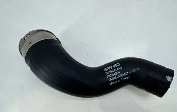 Volvo XC40 Intercooler hose/pipe 32224394