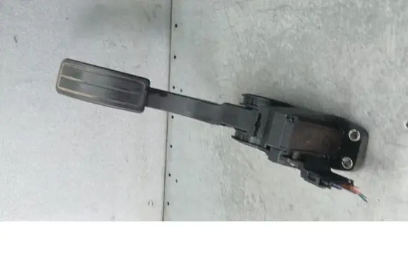 Volkswagen Polo III 6N 6N2 6NF Accelerator pedal position sensor 0280752207