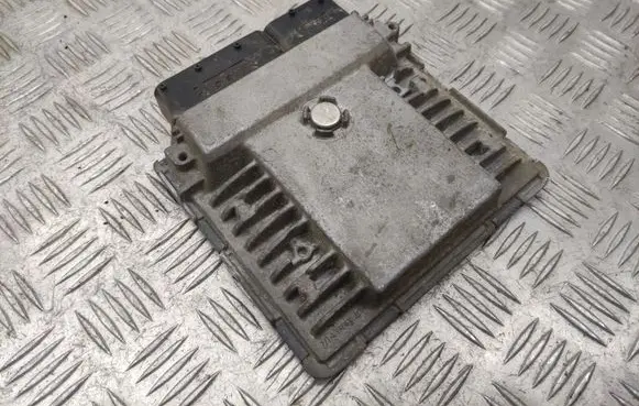Skoda Roomster (5J) Engine control unit/module 03F906070AR