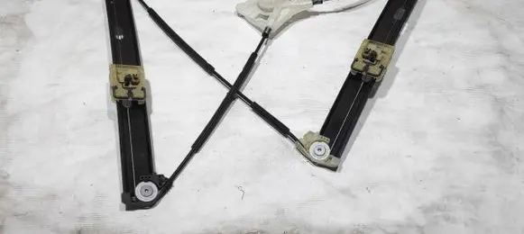 Volkswagen Polo VI Front window lifting mechanism without motor 2G4837461B