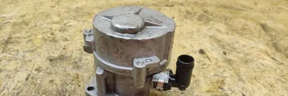 Suzuki Grand Vitara II Vacuum pump D02808