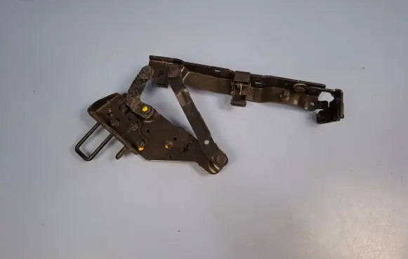 Opel Tigra B Tailgate/trunk/boot hinge 93162672