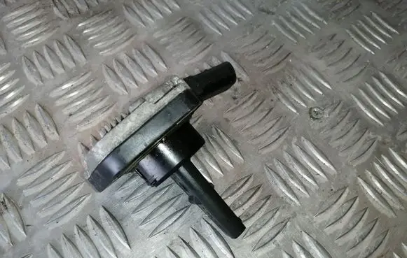 Volkswagen Golf IV Oil level sensor 1J0907660B