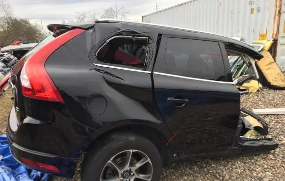 Volvo XC60 Pillar (middle) 