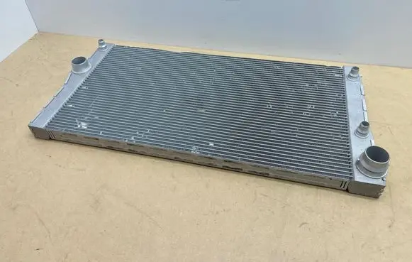 BMW 5 F10 F11 Coolant radiator 8615426 N2235005