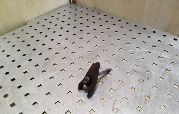 Toyota RAV 4 (XA30) Fuel Injector clamp holder