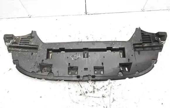 Front bumper skid plate/under tray