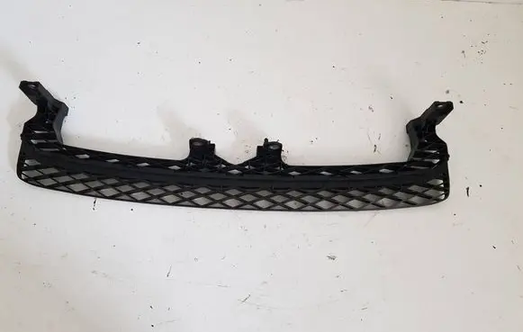 Volkswagen PASSAT B7 Front bumper mounting bracket 3AA807571