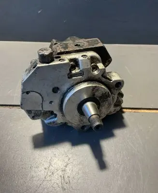 BMW 3 E90 E91 Fuel injection high pressure pump 7788670 0445010045 3031304