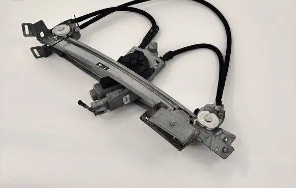 Opel Tigra B Front door window regulator with motor 93162241