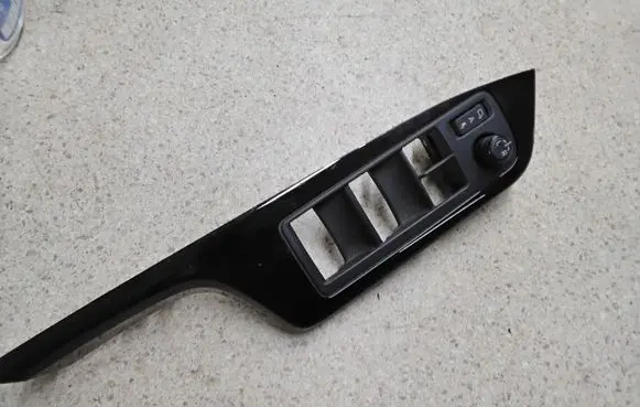 Toyota C-HR I Wing mirror switch 55012F4010