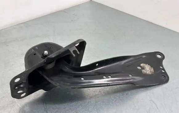 Volkswagen PASSAT B8 Rear upper control arm/wishbone 1K0505130L