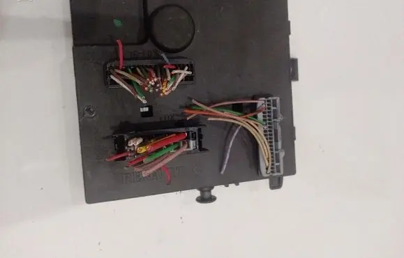 Renault Twingo II Gateway control module 8201229416